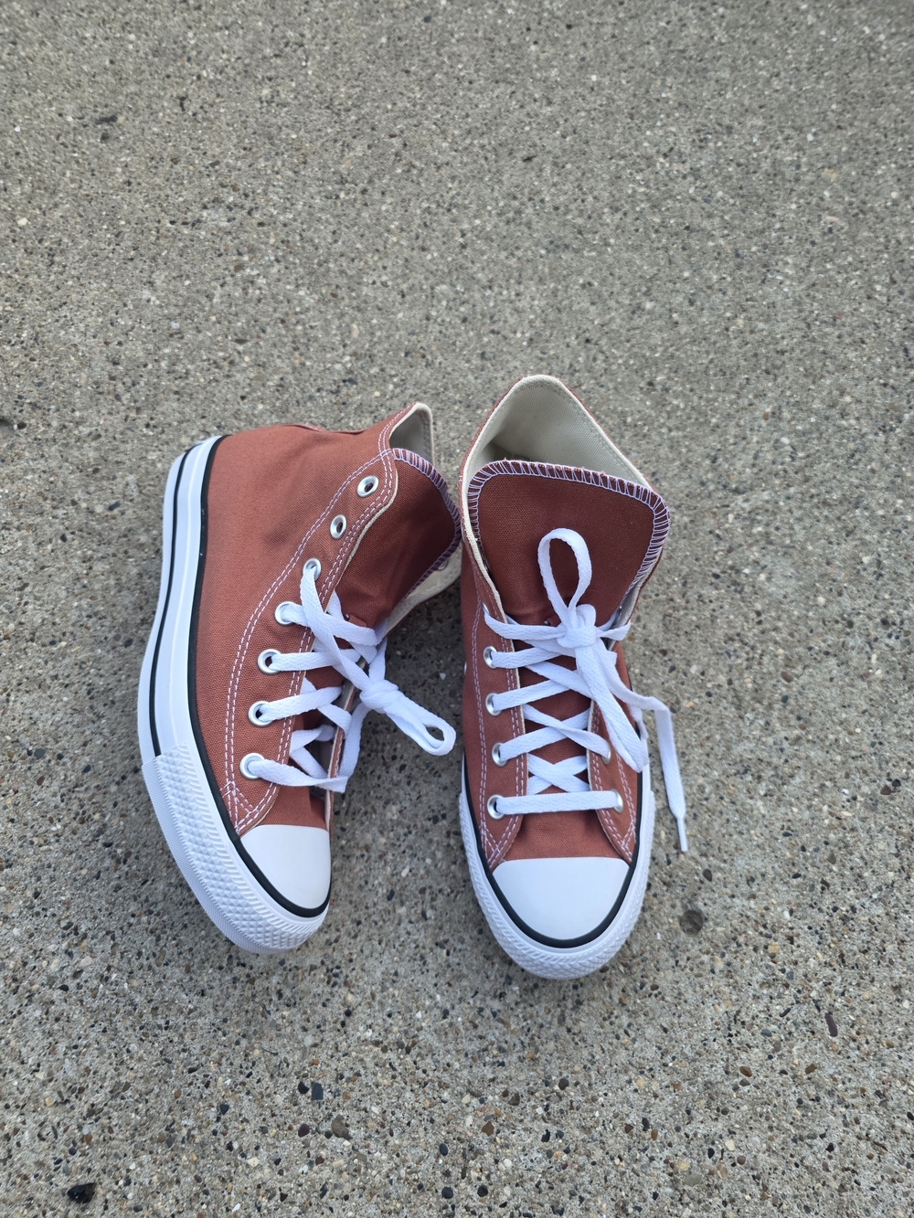 Classic High-Top Canvas  ALL Star Sneakers in Rust Women Size 9